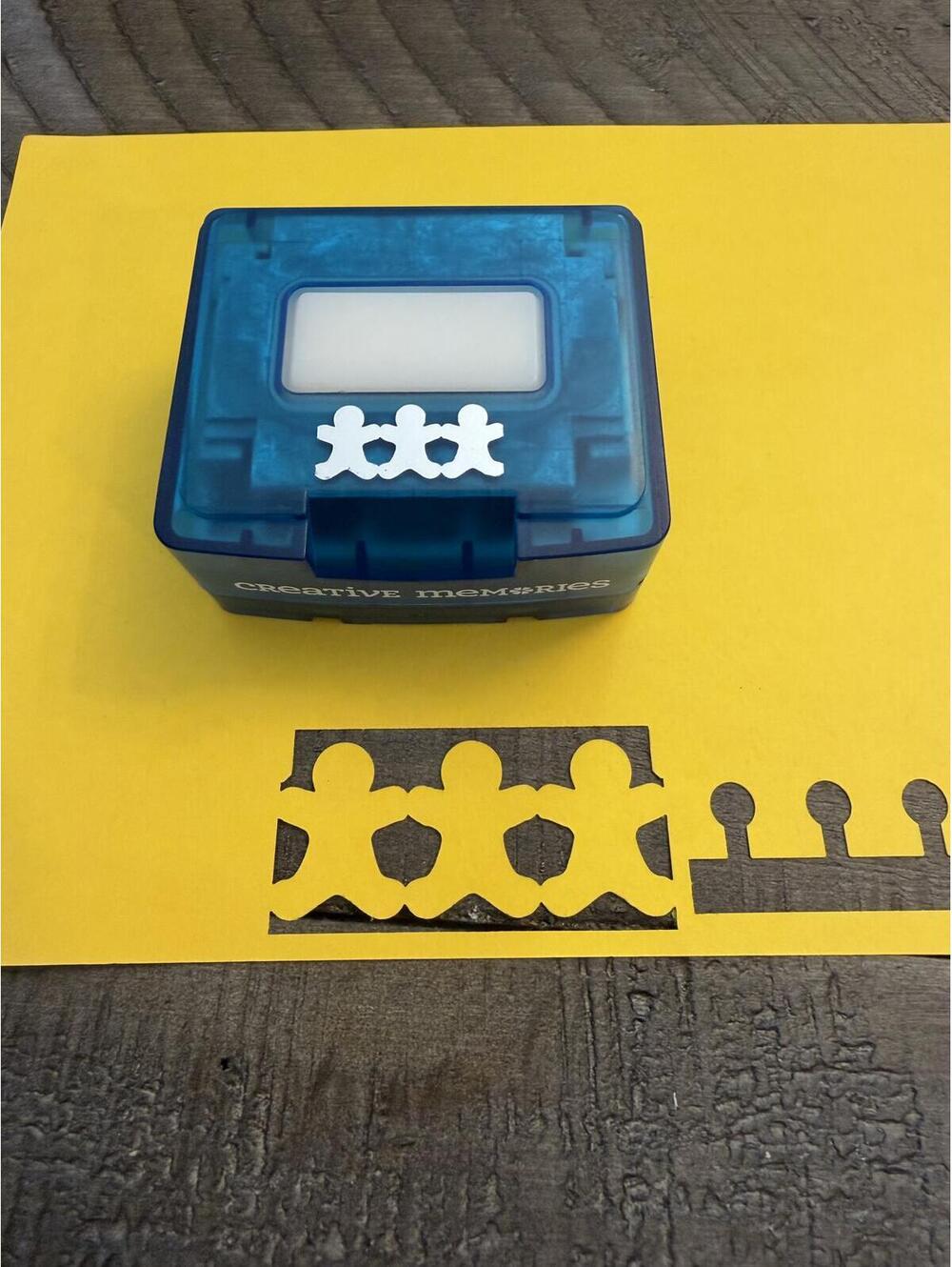 Creative Memories Gingerbread Chain Border Maker Shape Punch Cartridge